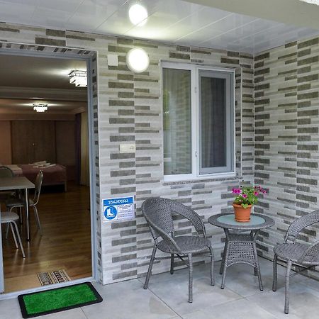 Гостевой дом Cozy House Кутаиси Экстерьер фото