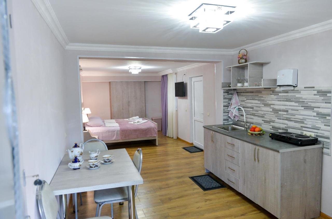 Гостевой дом Cozy House Кутаиси Экстерьер фото